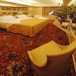 Wagner 4*